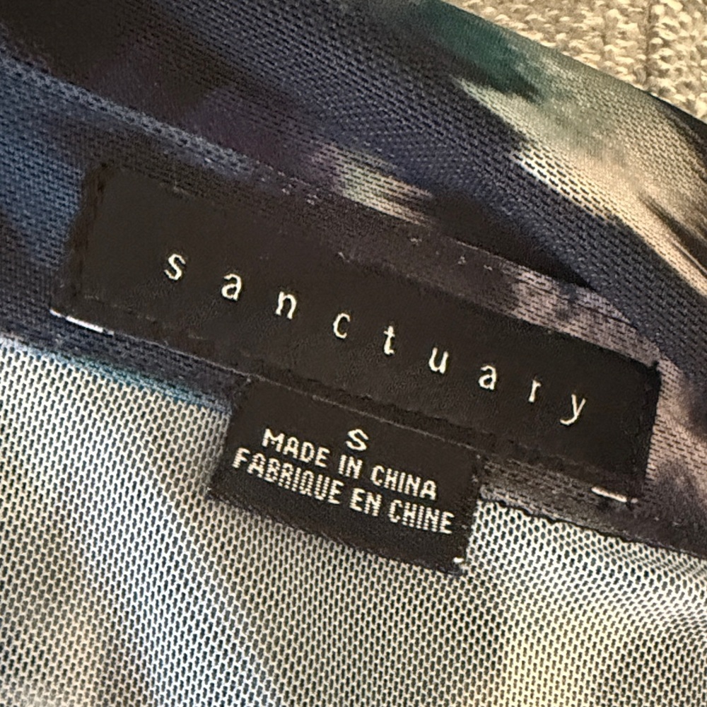 Sanctuary Abstract Print Button-Down Blouse in Bl… - image 4